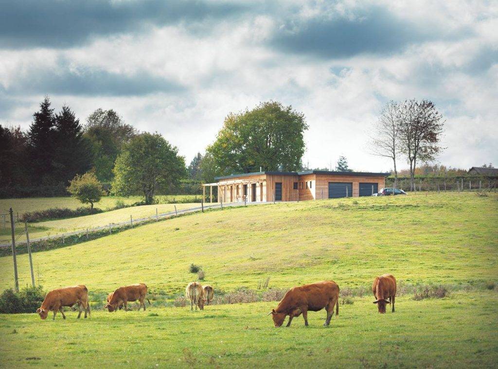 maison en bois realisee par GOUNY TMB constructeur bois