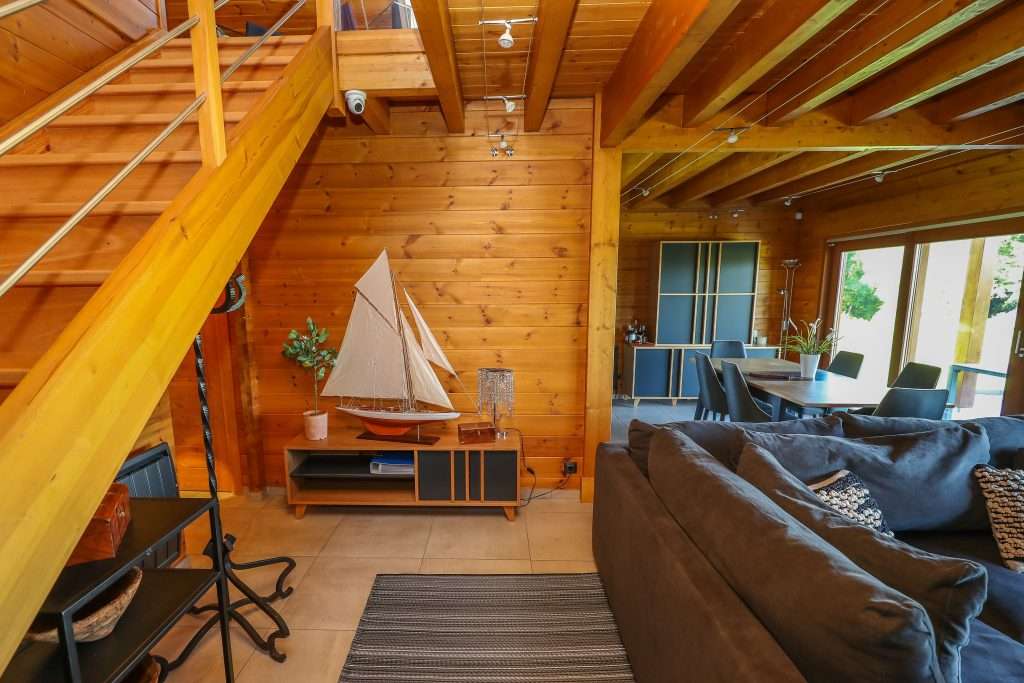 intérieur maison en bois massif